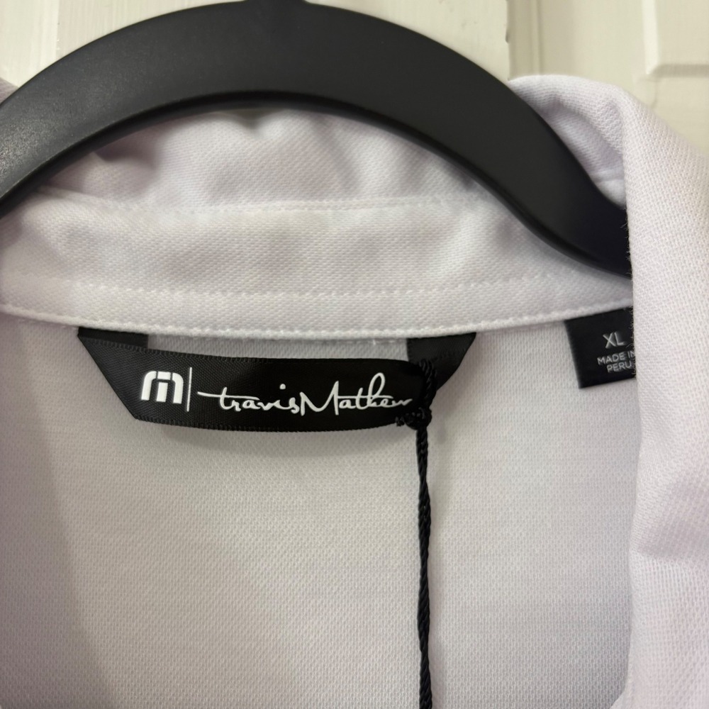 Travis Mathew Polo Shirt Mens XL White Cotton Wonder Bread Logo Golf Sporty New - Picture 3 of 7
